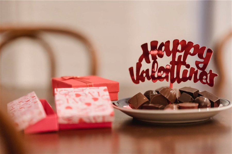Read more about the article Asal-Usul Coklat Valentine, Kisah Manis untuk Tradisi Penuh Cinta
