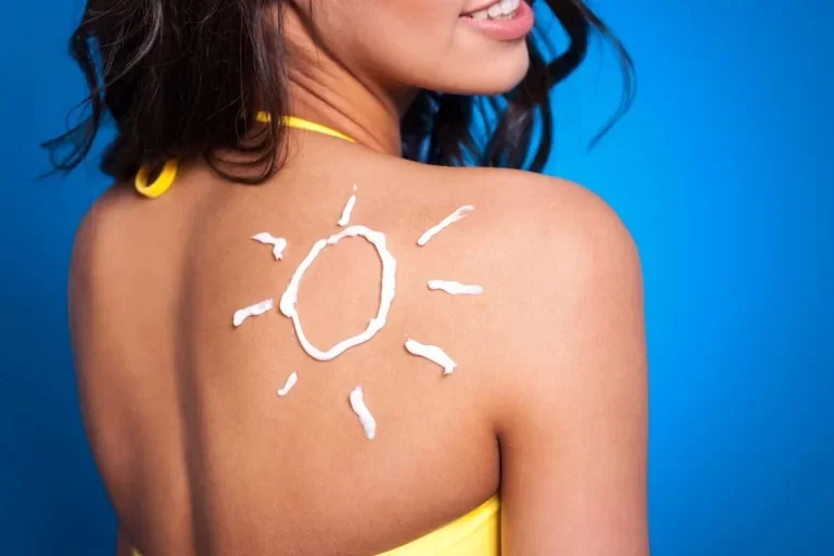 Read more about the article 5 Manfaat Utama Sunscreen untuk Kesehatan yang Menyeluruh