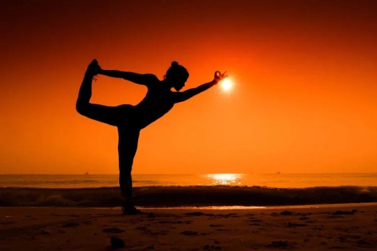 Read more about the article International Yoga Day: Menyatukan Dunia Melalui Yoga