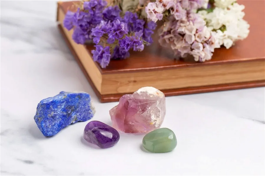 Read more about the article 5 Manfaat Batu Kristal untuk Kesehatan, dari Healing hingga Meningkatkan Kualitas Tidur