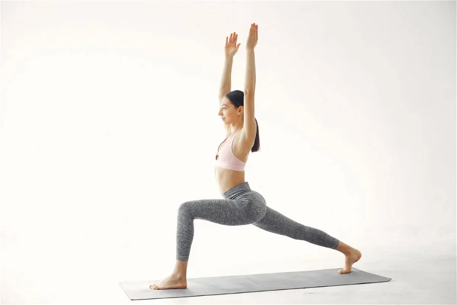 You are currently viewing Yoga Asana adalah Solusi untuk Keseimbangan Jiwa dan Raga: 7 Pose Populer dan Manfaatnya