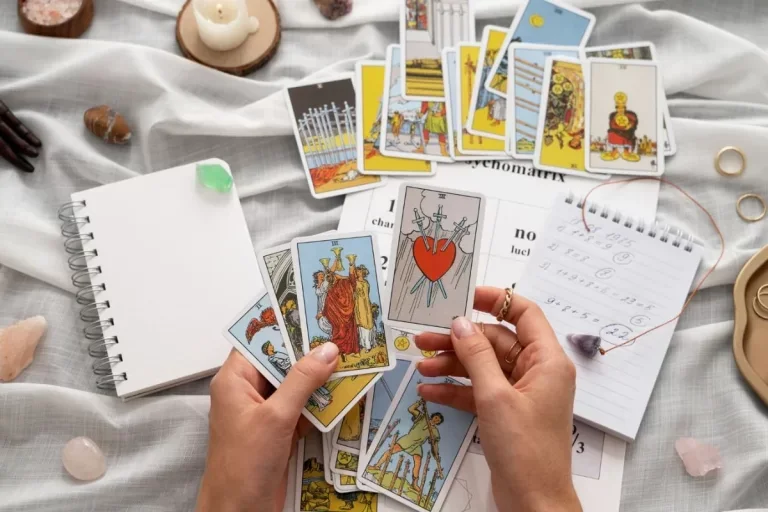 Read more about the article Cara Membaca Tarot untuk Pemula, Seni dalam Refleksi Diri