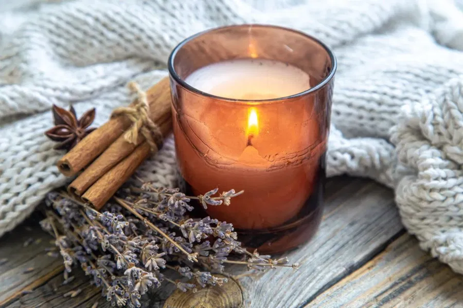 Read more about the article 7 Cara Mudah Menggunakan Lilin Aromaterapi untuk Mendapatkan Manfaatnya yang Optimal