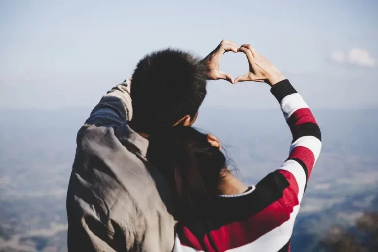 Read more about the article Cek Ciri-Ciri Couple Goals Ini! Langkah untuk Membangun Hubungan Ideal Berkualitas